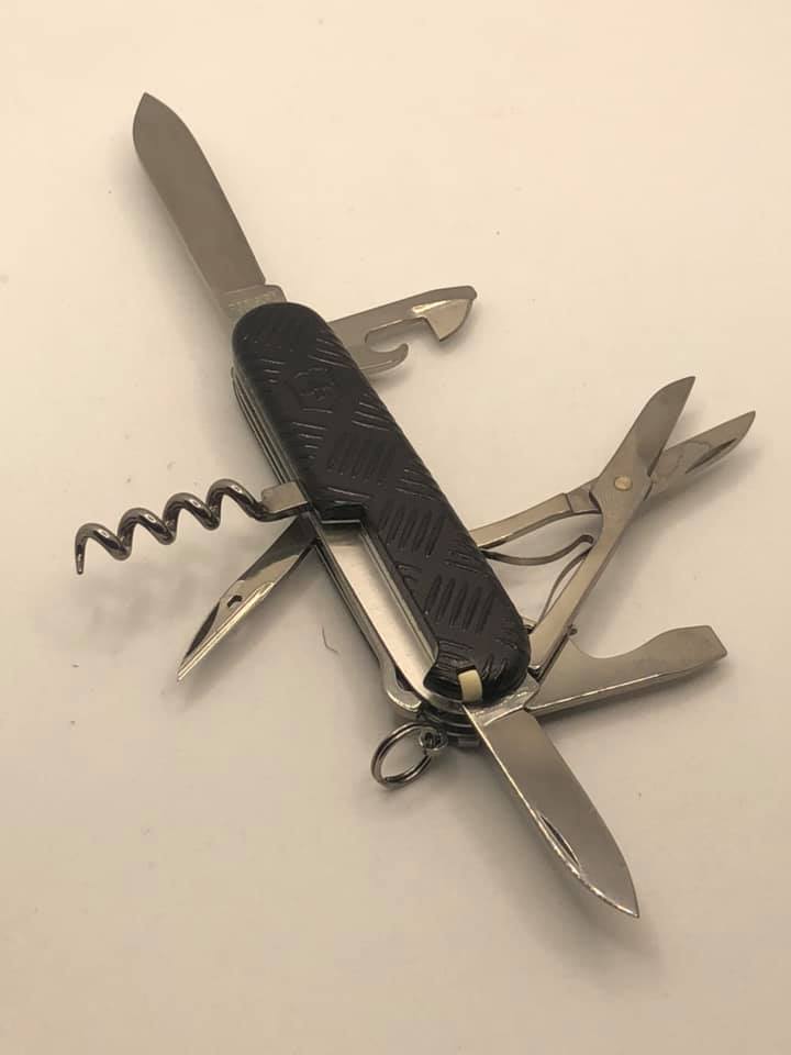 *Very rough* Glow in the Dark Paracord Case for my Climber SAK. :  r/victorinox