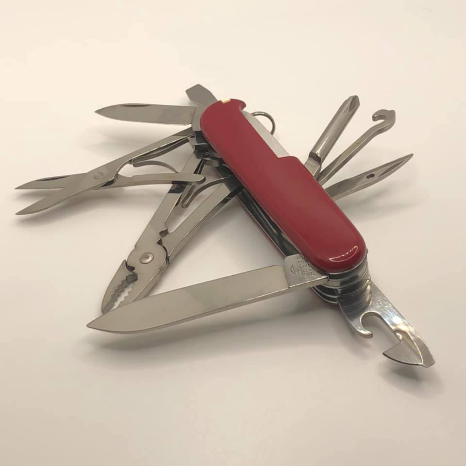 Victorinox Deluxe Tinker – Marc's Army Knives